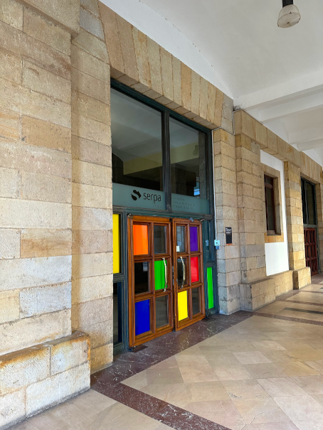 Fotografía de la puerta de entrada de Serpa
